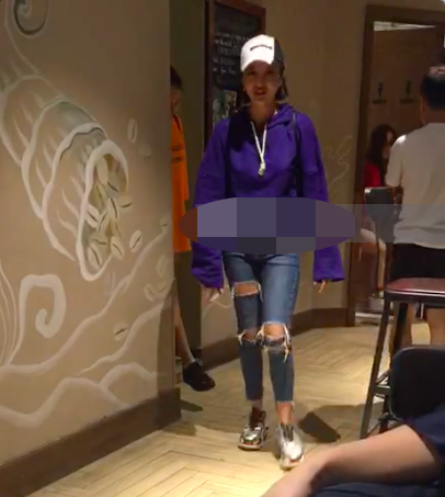 Dân mạng nghi ngờ Thủ môn Bùi Tiến Dũng và ca sĩ Bảo Anh có gì đó